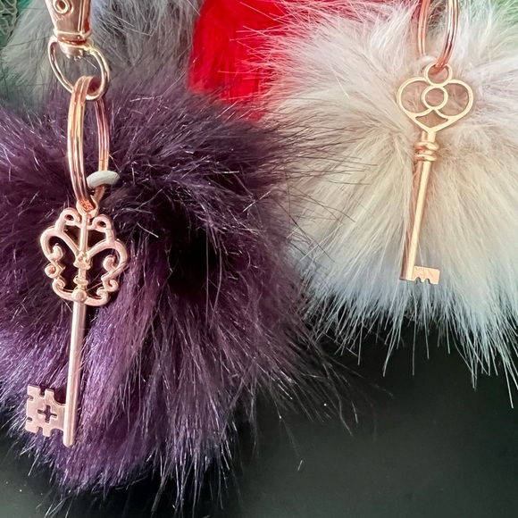 Pompoms 2 for $20 get 2 FREE!! Lots of colors. - Picture 4 of 16